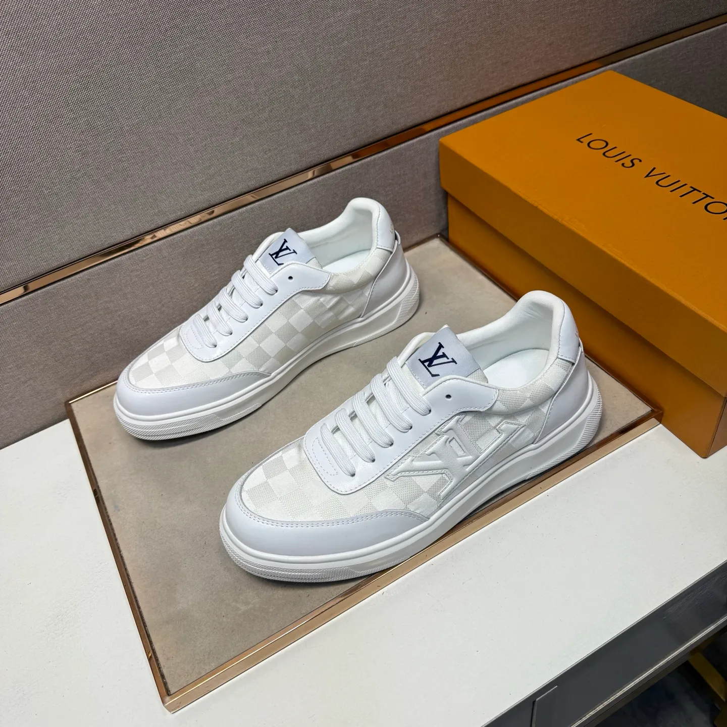 ⬛️Ex-factory price p400 [LV~] Men's casual shoes, 2025z cabinet sales simultaneously 🔶Code number: 38-44#️⃣ 🔷3 colors🔜The upper is made of multi-material splicing ➕Genuine leather lining, comfortable and breathable, sole: original comfortable and wear-resistant outsole, ⚠️real thing📱photographed🎬real thing is better📢📢📢
